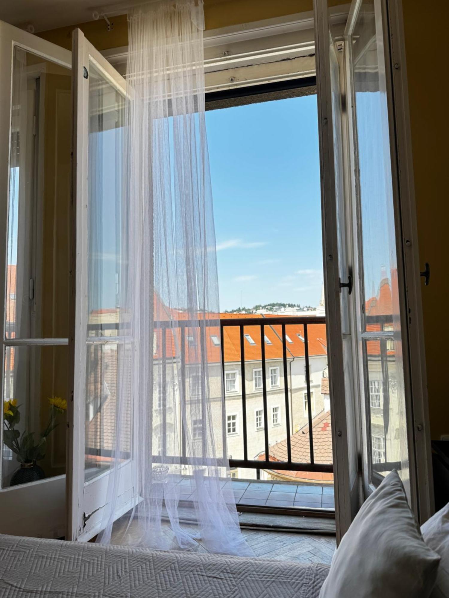 Extralarge Queen Room In The Heart Of Bratislava With Terrace ภายนอก รูปภาพ