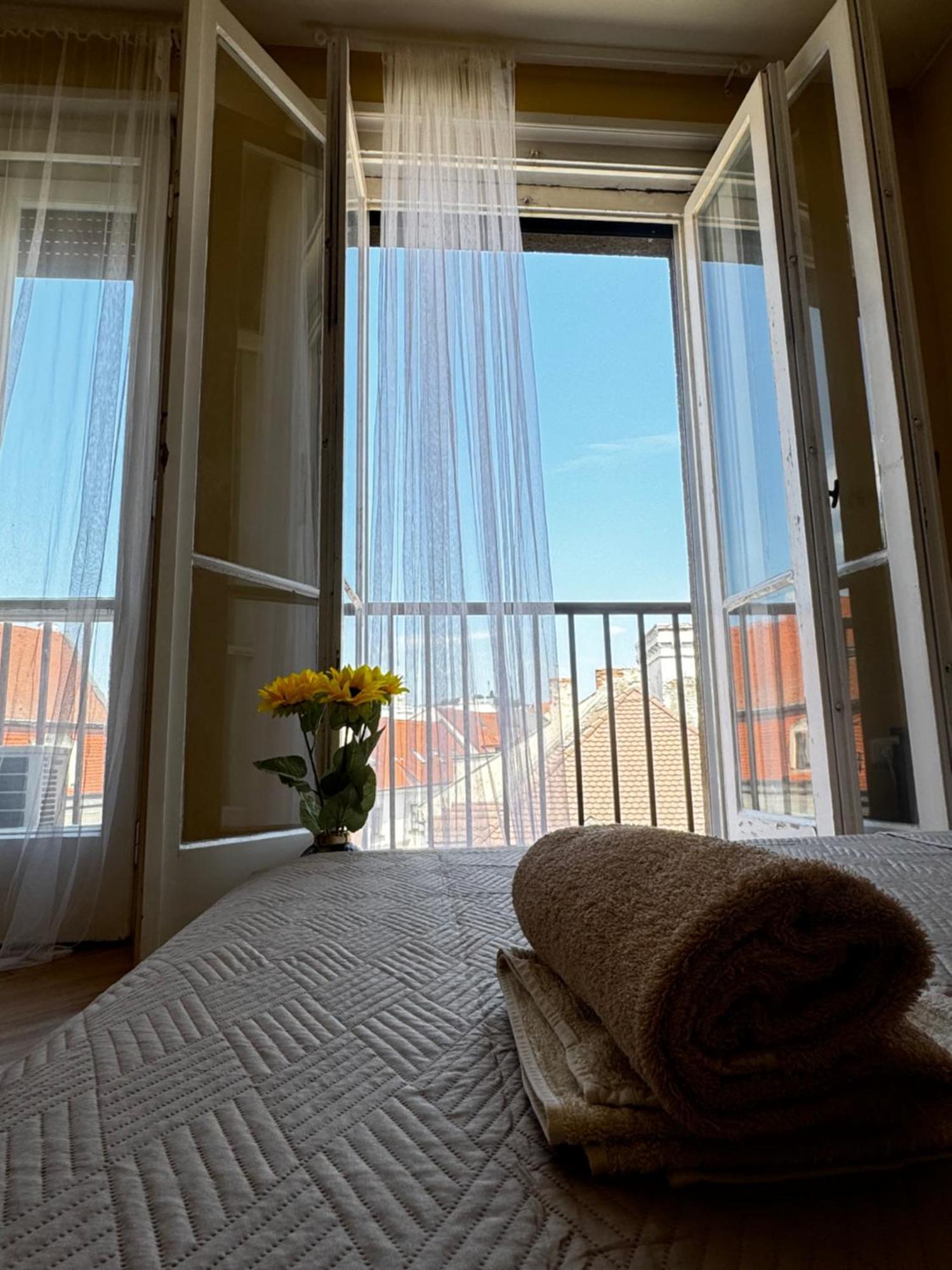 Extralarge Queen Room In The Heart Of Bratislava With Terrace ภายนอก รูปภาพ